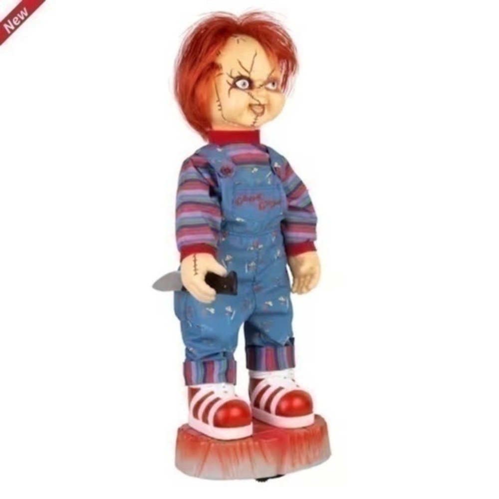 NIB. CHUCKY DOLL 2ft Life Sized Chucky Doll and Blue Overall